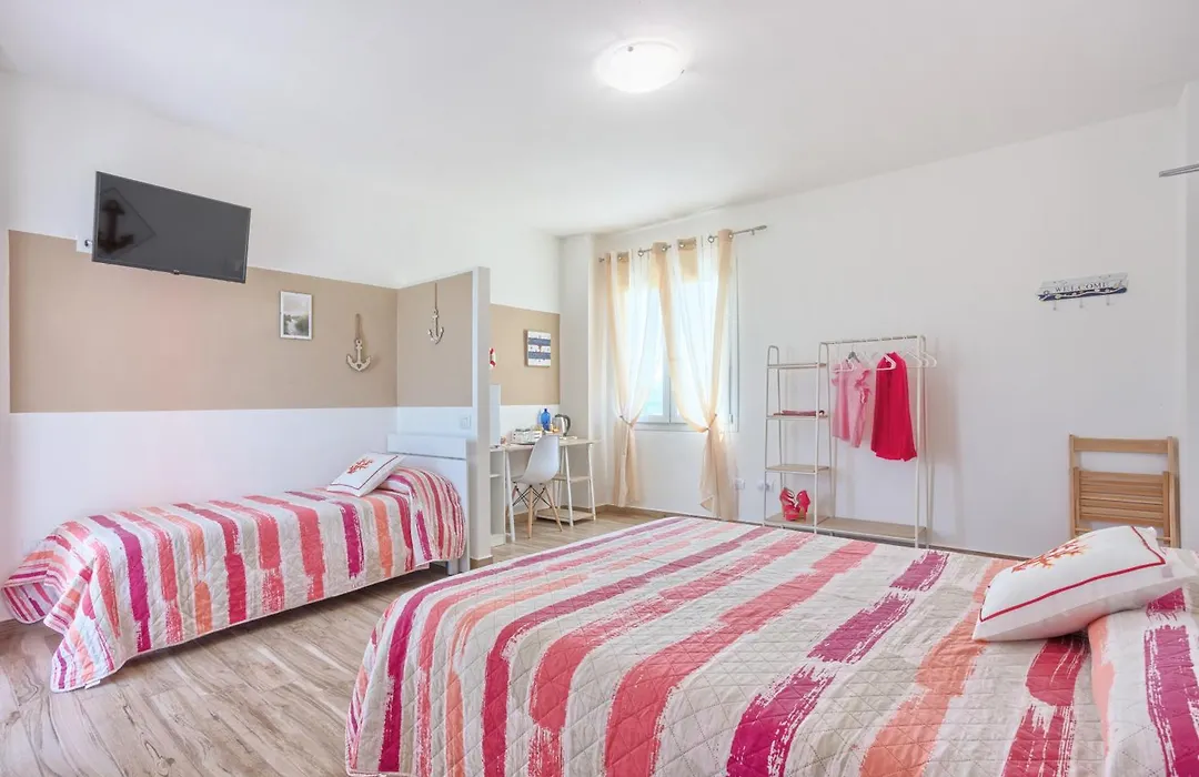 Lanterna Del Delta Guest House-1